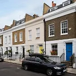 Chelsea 2 Bed House And Garden