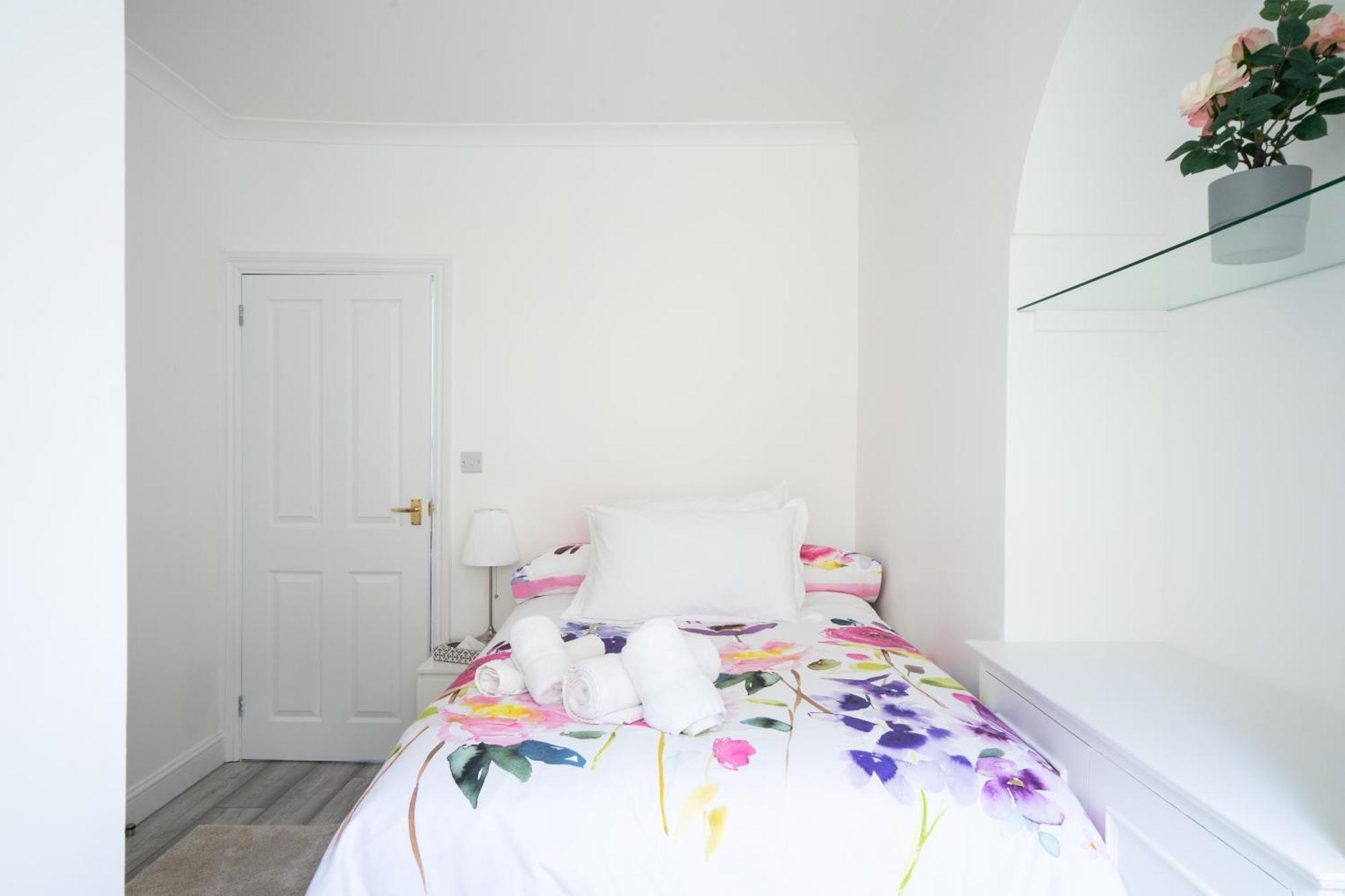 Chelsea 2 Bed House And Garden * Londra