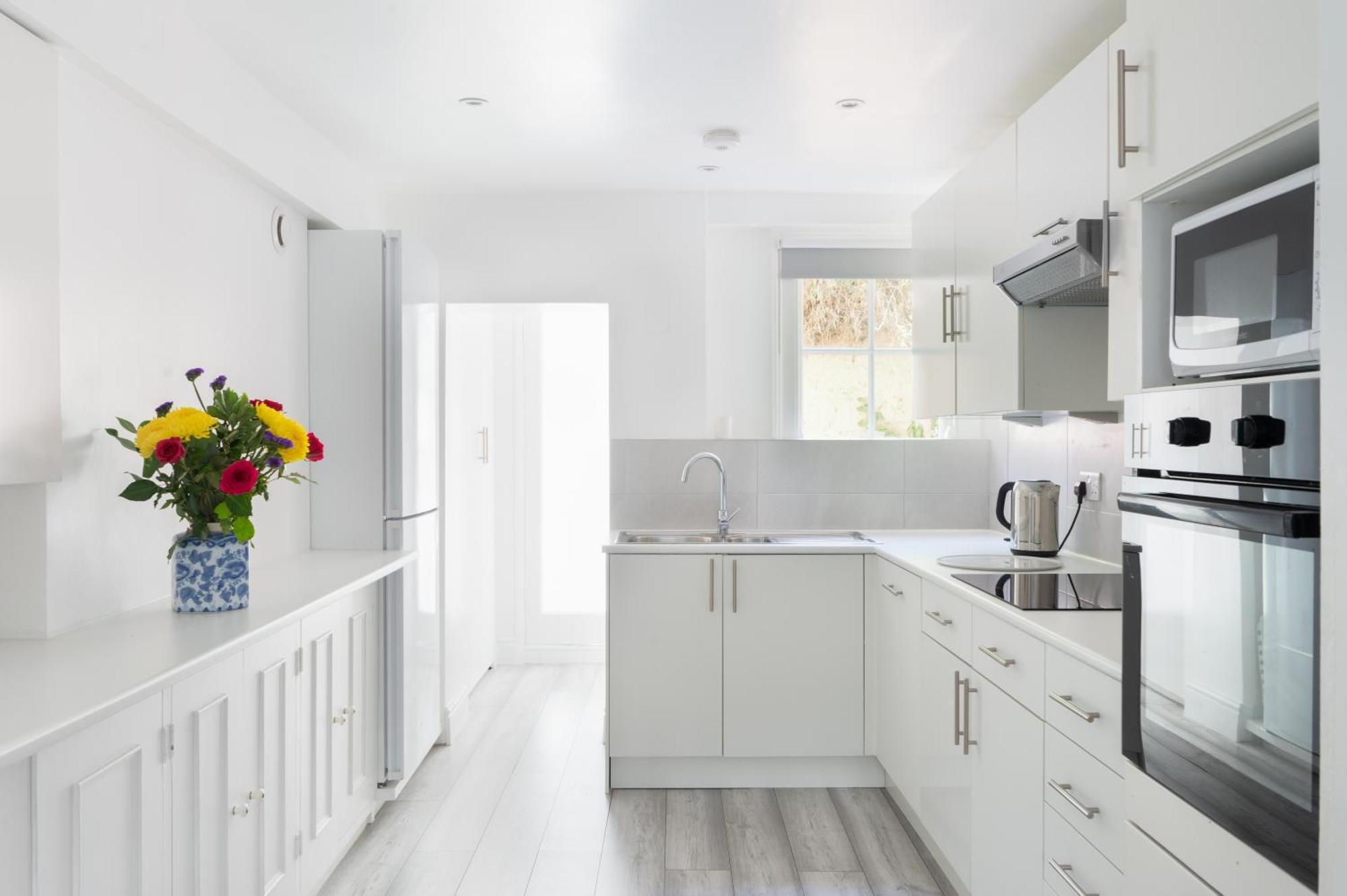 Chelsea 2 Bed House And Garden Londra